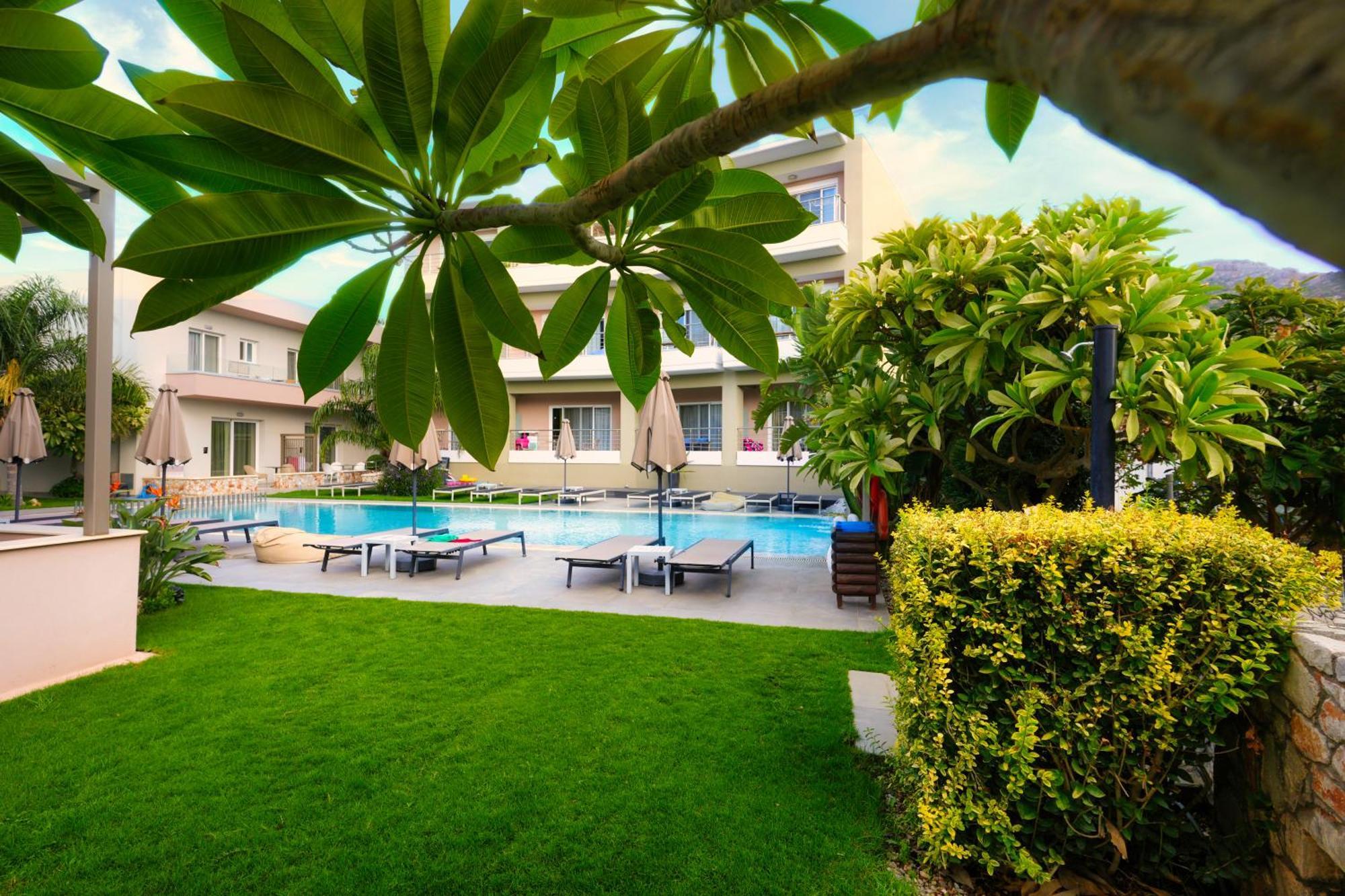 Relax Hotel Palaiochora Zewnętrze zdjęcie